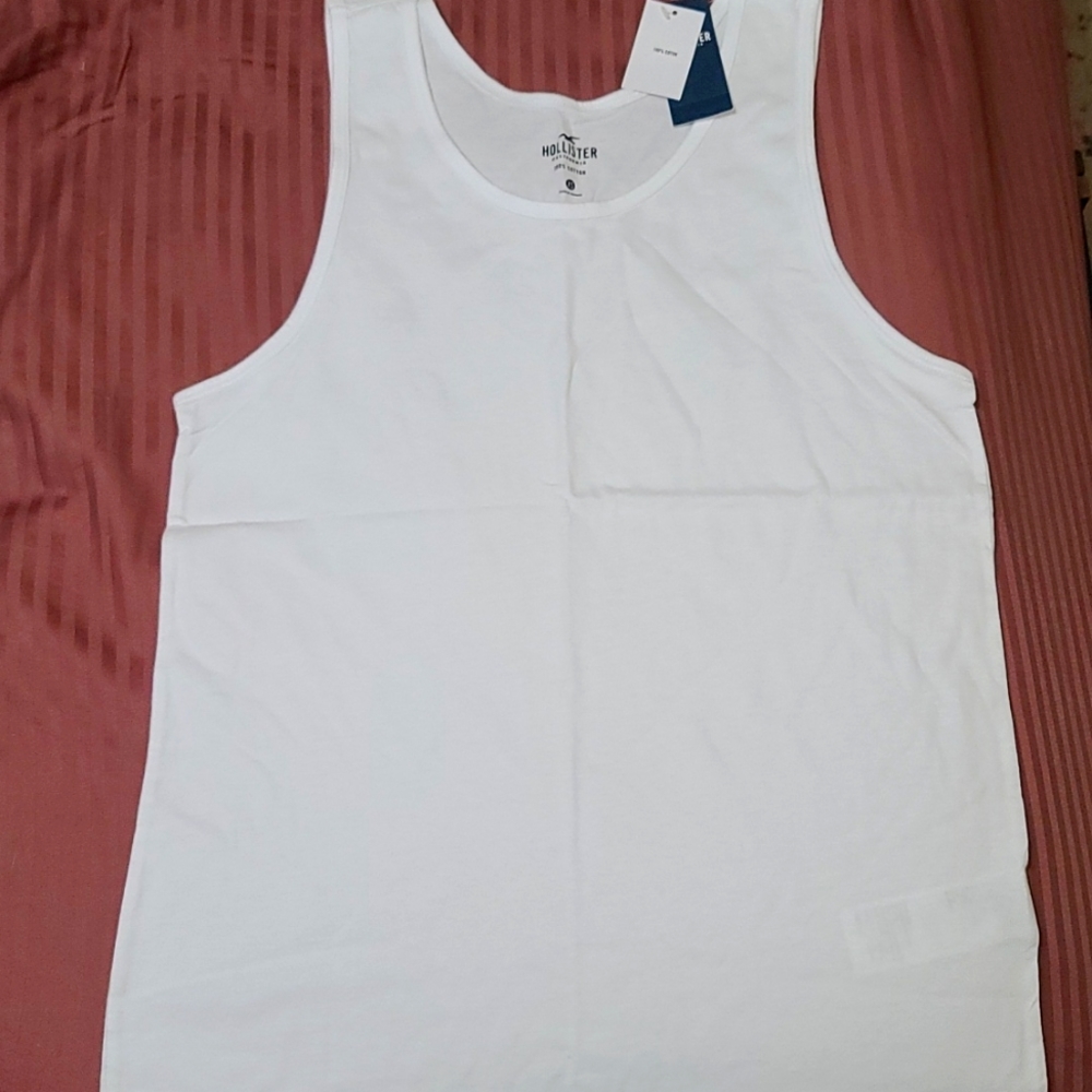 2 Men's Small Hollister tank tops still in bag